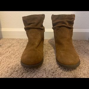 Suede brown short boots